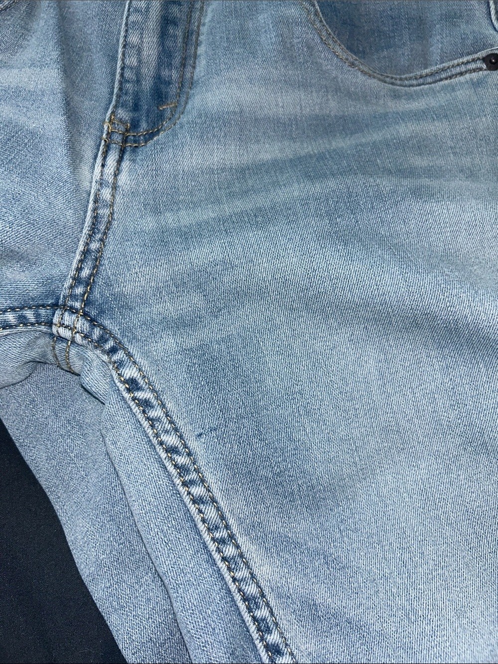 Levi's Straight Leg Jeans - Picture 7 of 7